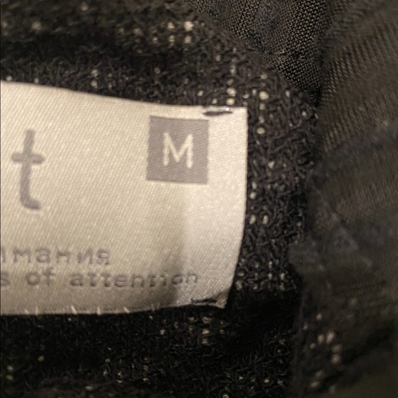 Sleeveless cropped sweater with back tie. - Picture 3 of 5